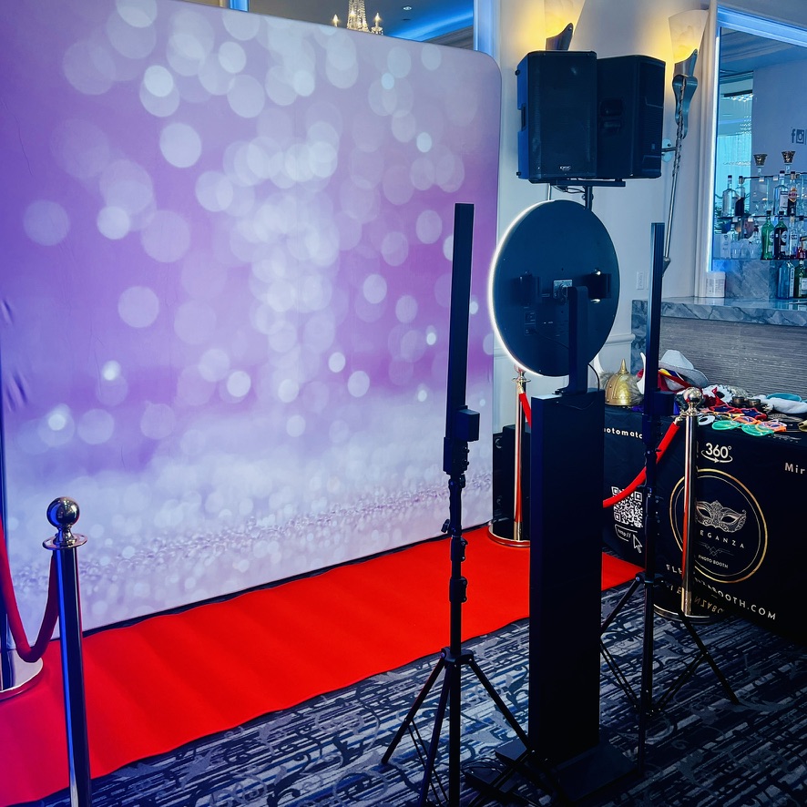 Installation photobooth avec toile rose sur la Rive-Sud