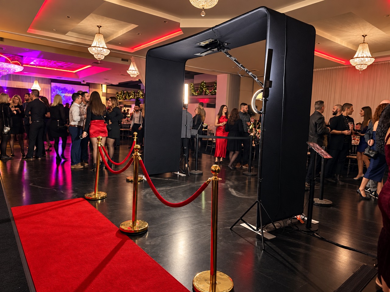 Structure du photobooth 360 aérien Eleganza installée lors d’un gala