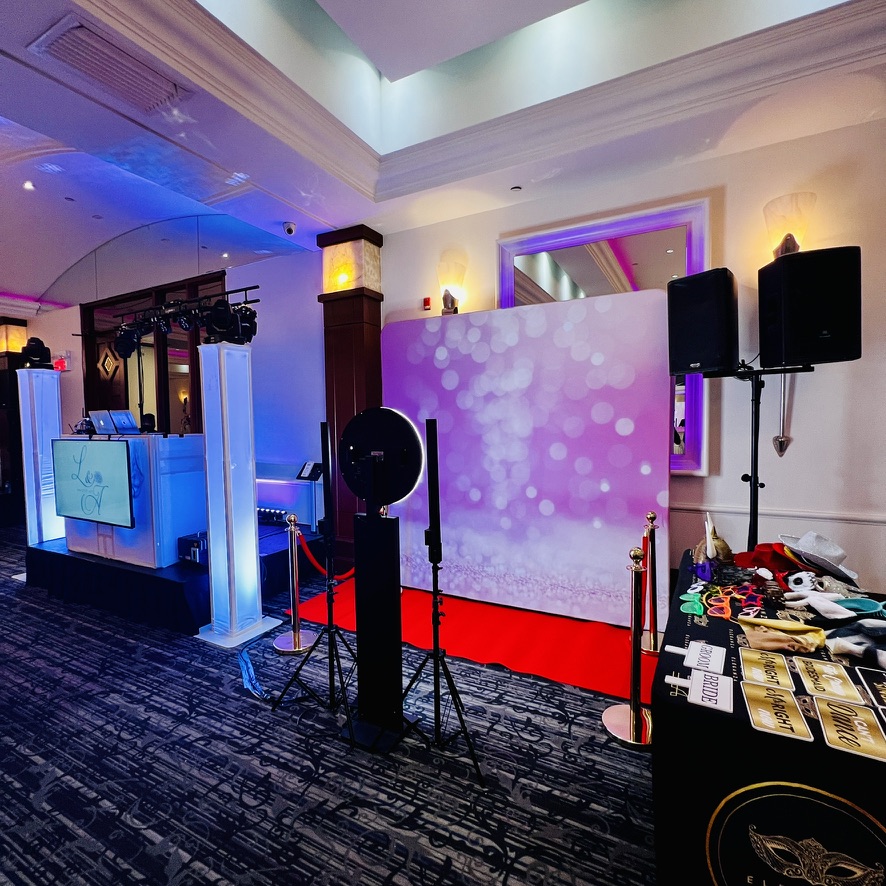 Instalación DJ y Photobooth digital para graduación